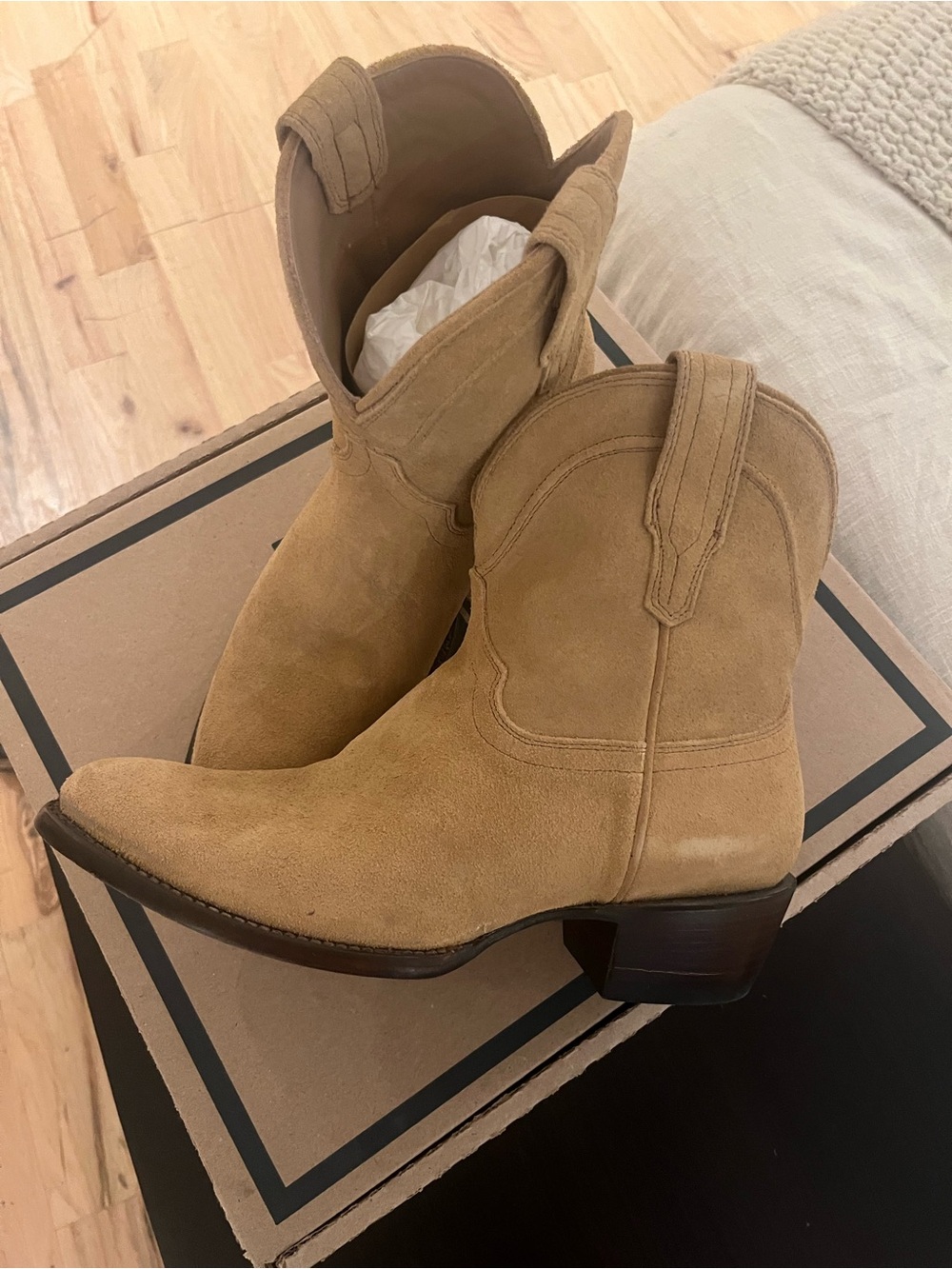 Tecovas Lucy - Sand Suede Boots
